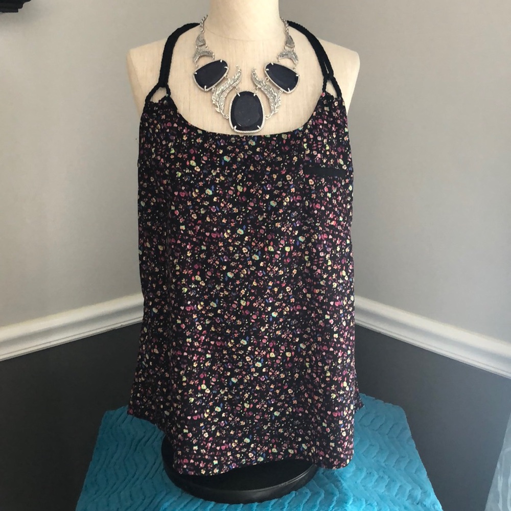 Jessica Simpson flowed tank top